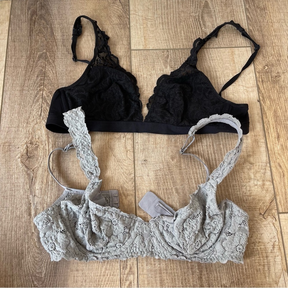 2 unlined bras